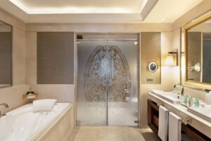 premier-suite-bathroom